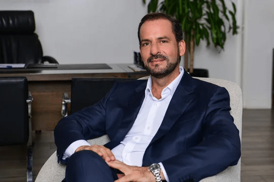 Escobar: todos los estudiantes secundarios tendrán formación en idioma y habilidades digitales