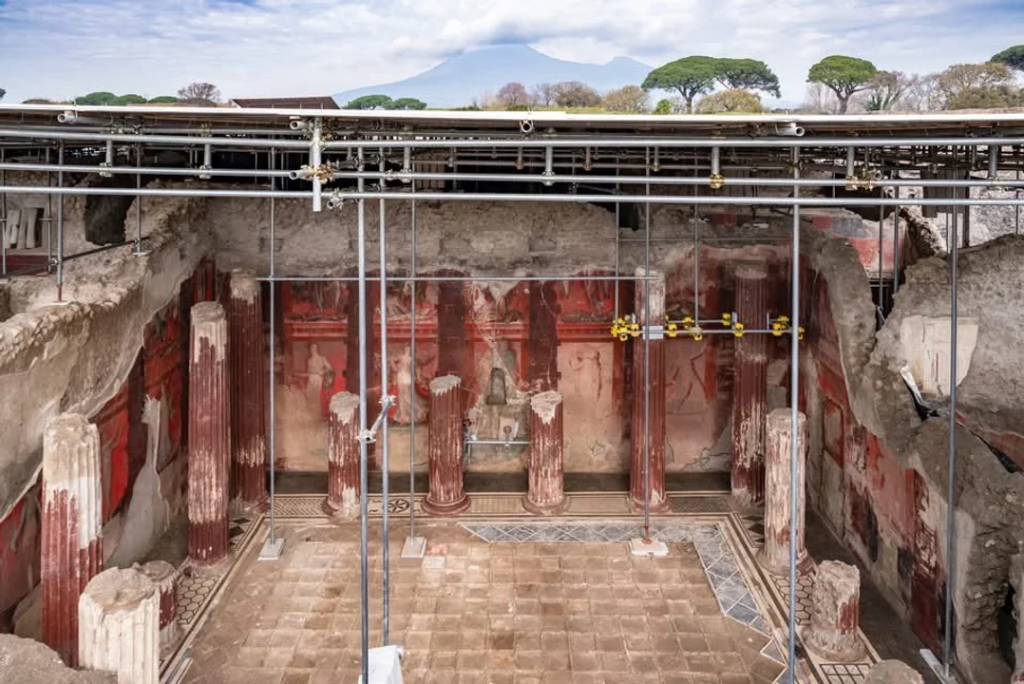 Impresionante hallazgo en Pompeya: una sala de banquetes con un enorme fresco dionisíaco