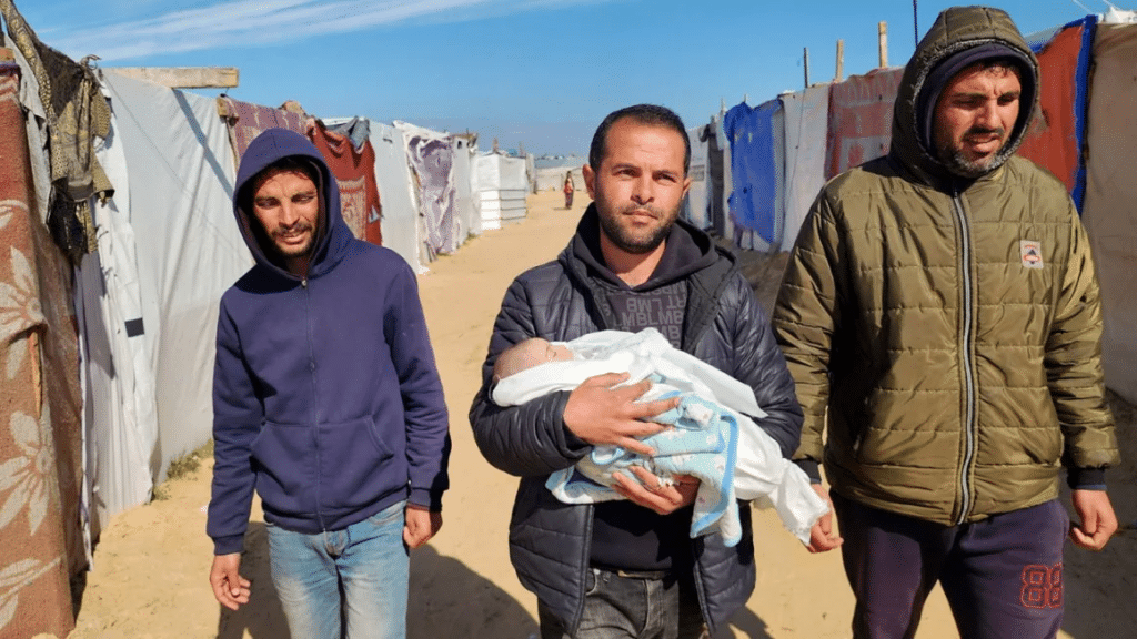 Siete recién nacidos fallecen por hipotermia en Gaza, informan las autoridades de salud