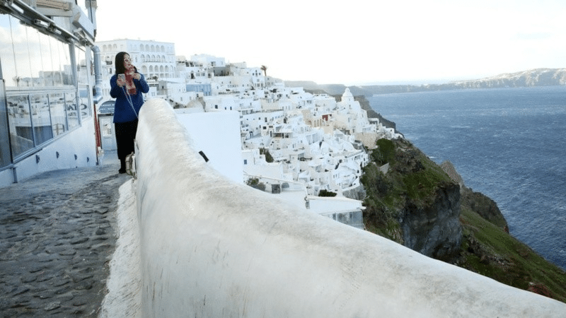 Santorini en estado de emergencia tras un fuerte temblor en medio de intensa actividad sísmica
