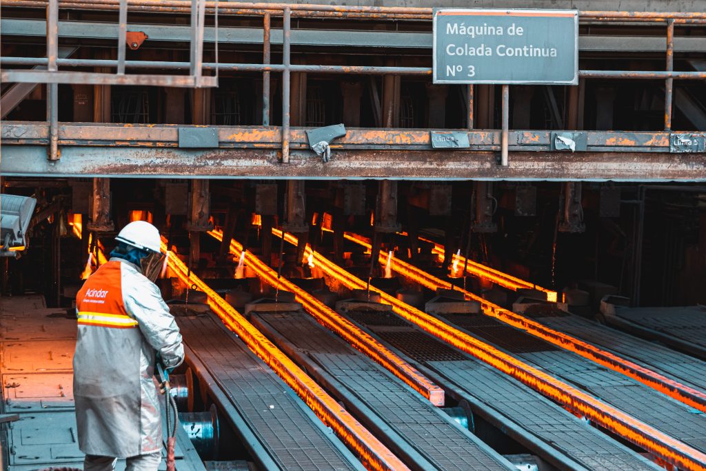 Se volvió a desplomar la producción de acero crudo en América Latina en 2024