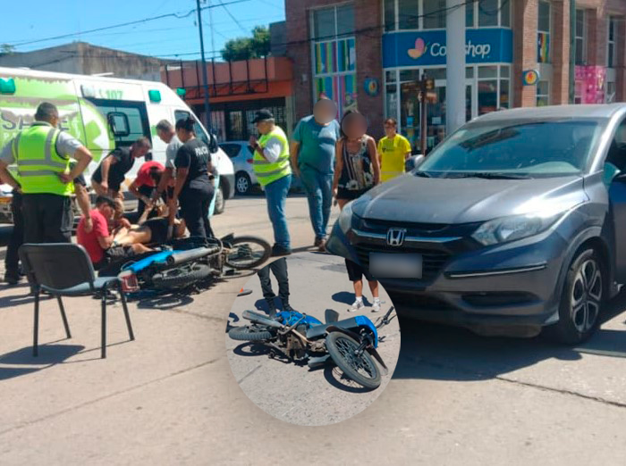 Un automóvil colisionó contra una motocicleta en Ramallo y dejó a dos jóvenes heridos