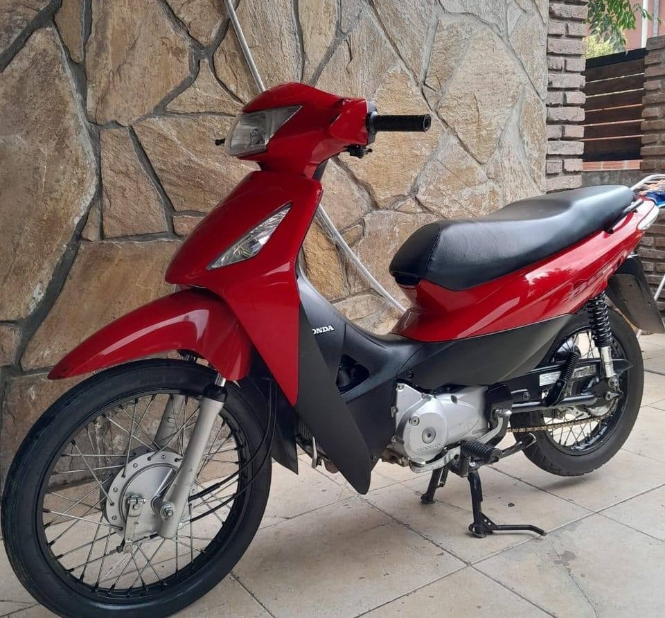 Violento asalto en barrio Savio: una mujer fue golpeada y le robaron su motocicleta