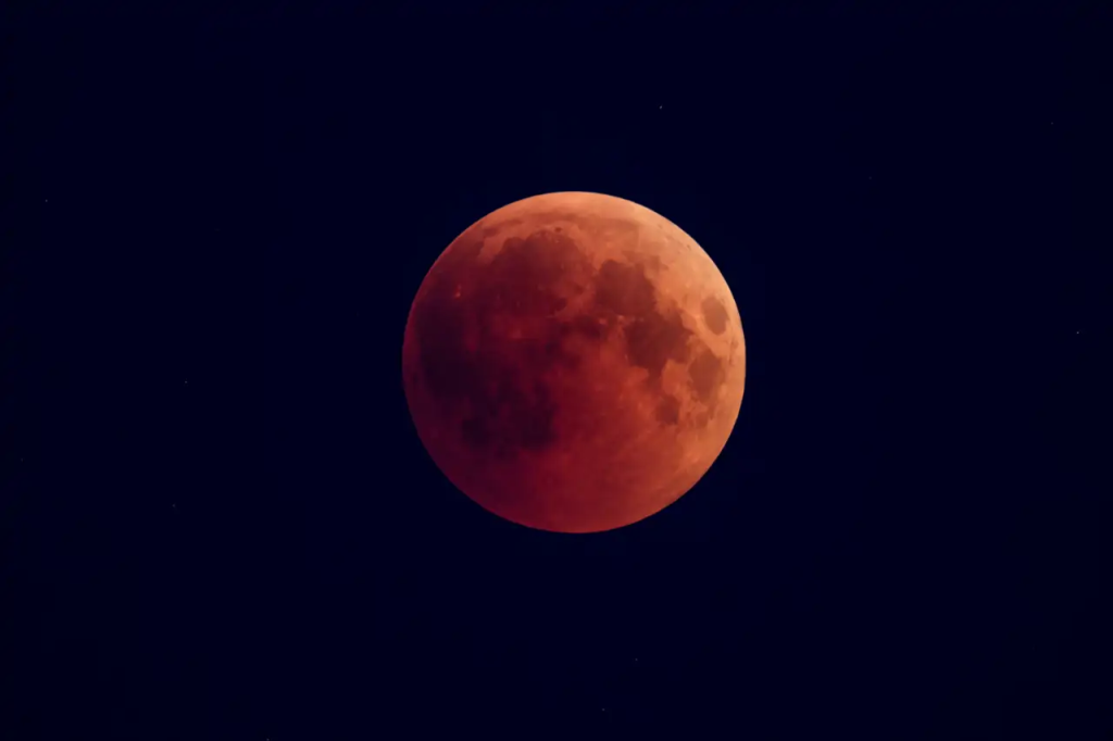 “Luna de sangre”: llega un eclipse en esta madrugada que podrá observarse en San Nicolás
