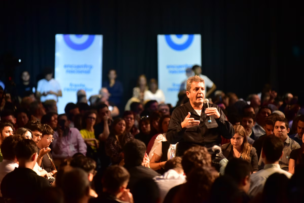 Reapareció Sergio Massa: "Hay que construir una alternativa que le ponga límites a este gobierno"