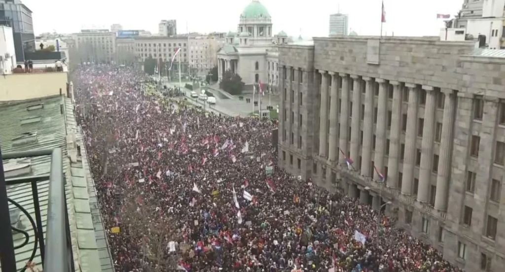 Serbia: hierve Belgrado con las protestas antigubernamentales