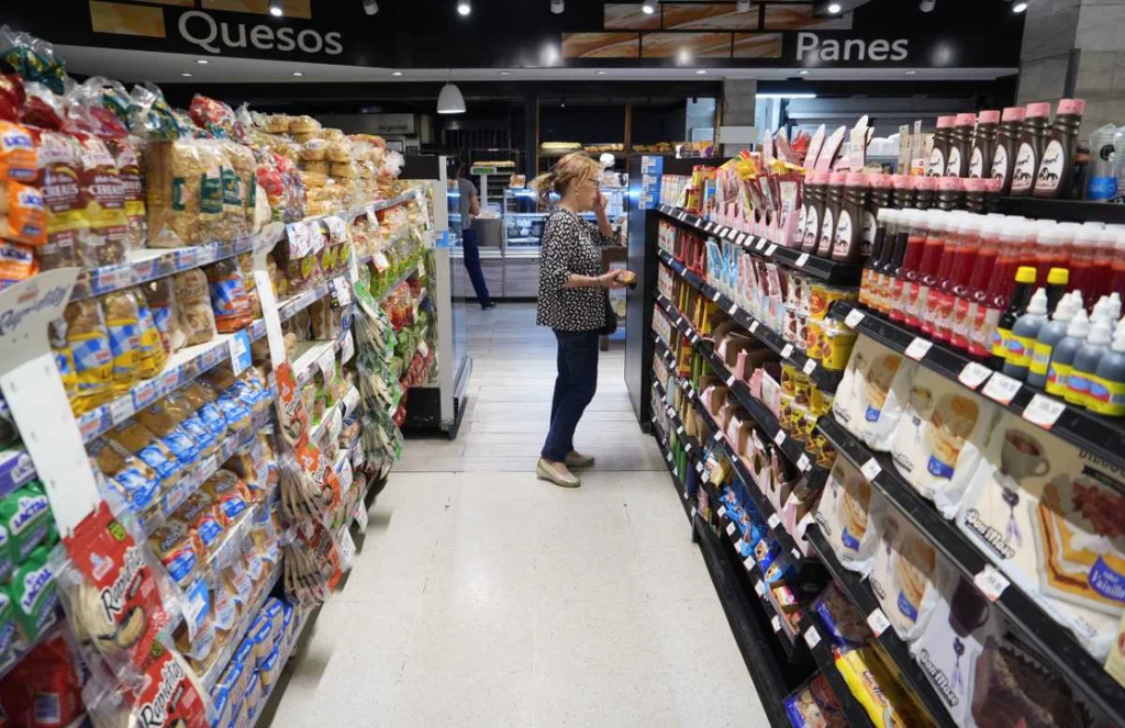 El consumo en hogares continuó su senda de crecimiento en febrero