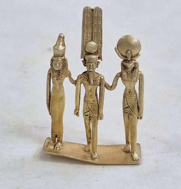 Egipto: hallaron joyas y amuletos de oro que datan de la XXVI dinastía