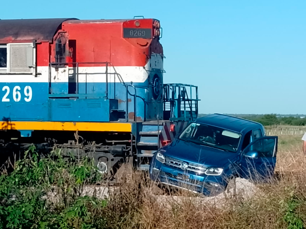 choque locomotora y camioneta ferroviario