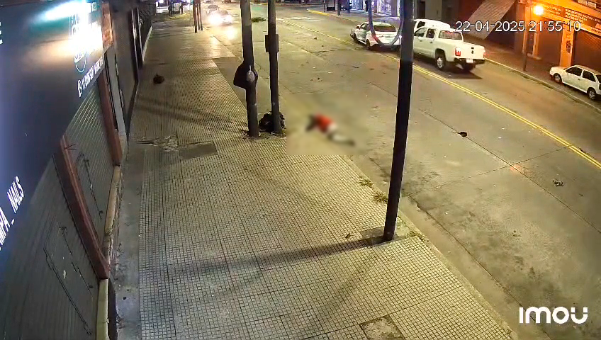 patrullero cruzó carril lanús víctima