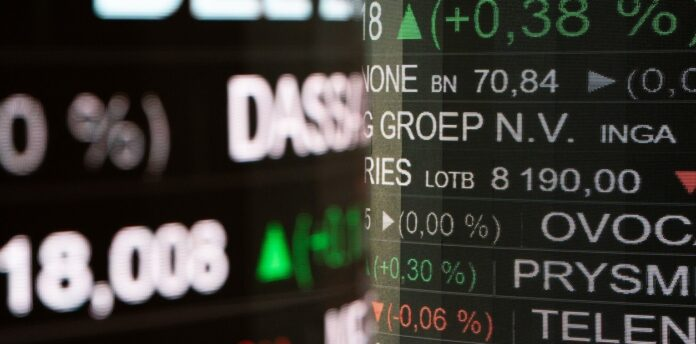 Alivio financiero: bajaron el riesgo país y el dólar blue, y el Banco Central volvió a sumar reservas