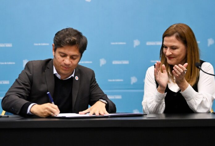 Axel Kicillof promulgó la ley que actualiza el Registro de Deudores Alimentarios Morosos