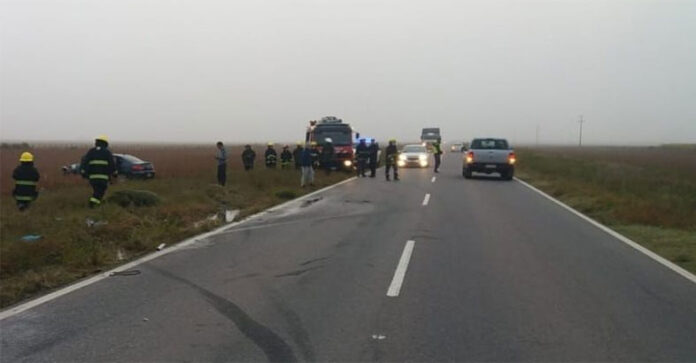Dos personas que viajaban en moto murieron al chocar con un auto en la Ruta 70