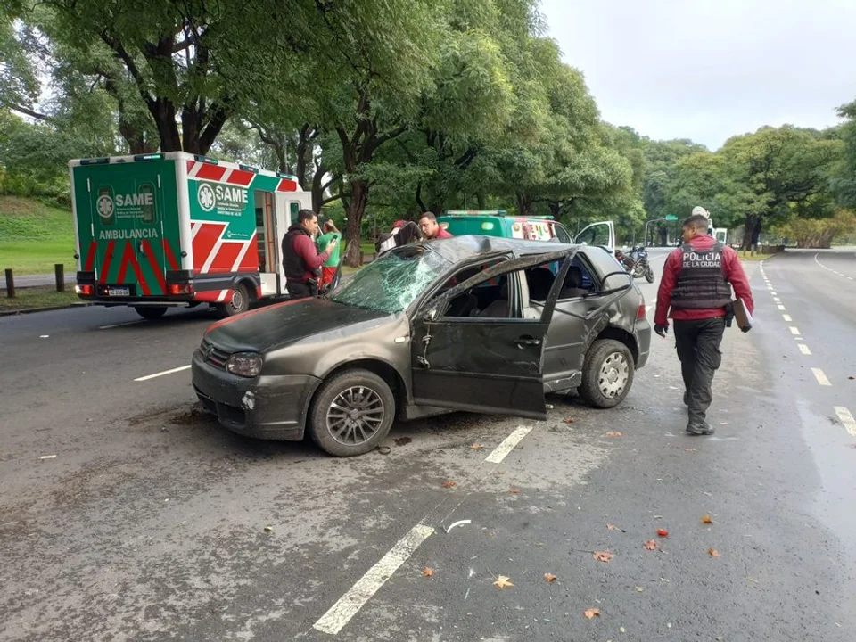multas auto que volcó en Palermo