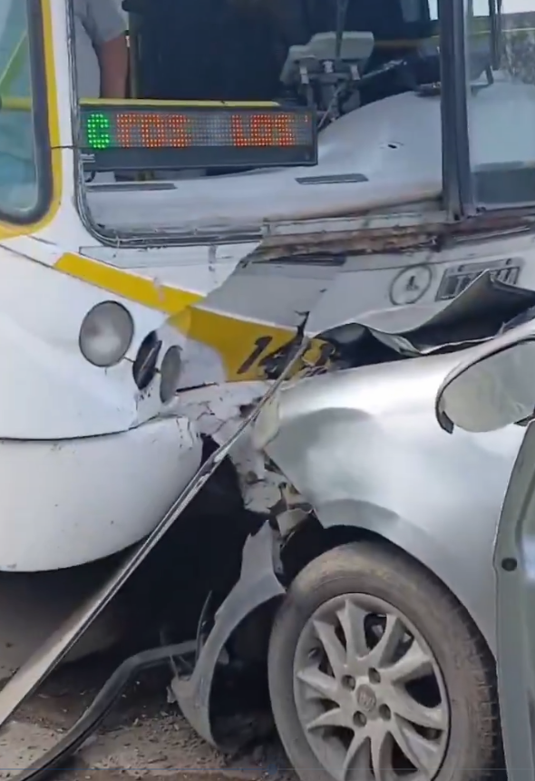 Accidente fatal en Florencio Varela: un remisero murió tras chocar con un colectivo