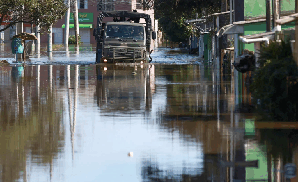 El 10,1% de las personas habitó viviendas en zonas inundables y el 6,3% cercanas a basurales, según INDEC