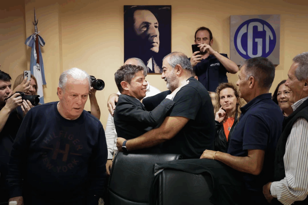 Kicillof se reunió con la CGT: "El punto de partida para frenar a Milei es el movimiento obrero"