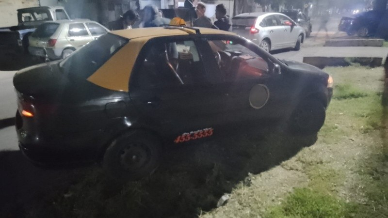 chofer taxista chocó a un ladrón