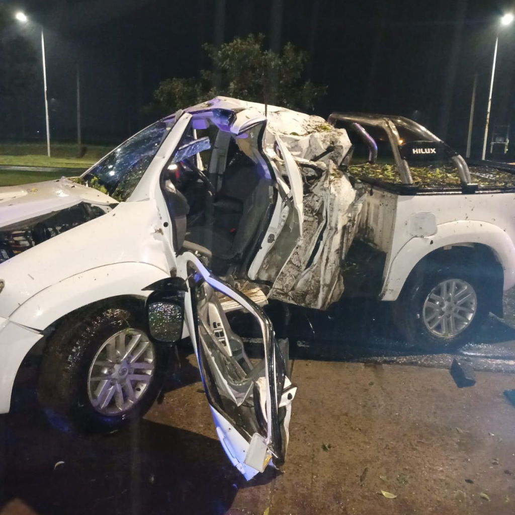 Falleció un nicoleño tras despistar e impactar contra un árbol en Villa Constitución