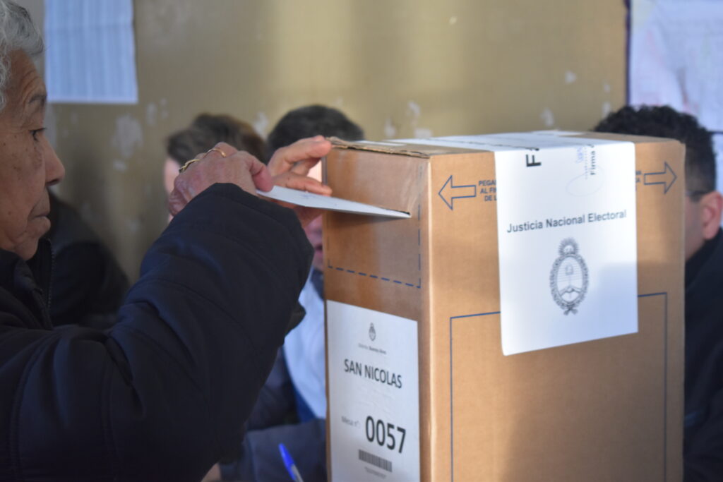 Kicillof oficializó el calendario electoral auditará