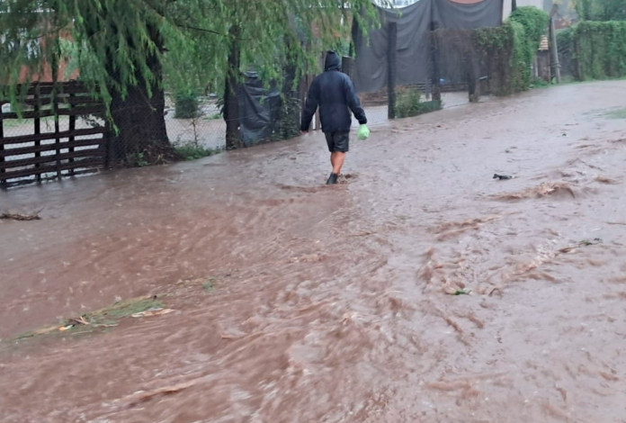 Temporal: Zárate ya acumuló más de 180 mm de lluvia en pocas horas y el fenómeno complica al norte bonaerense