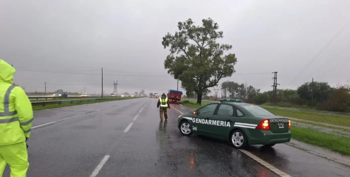 Por el temporal, cortan el tránsito en el puente Zárate-Brazo Largo