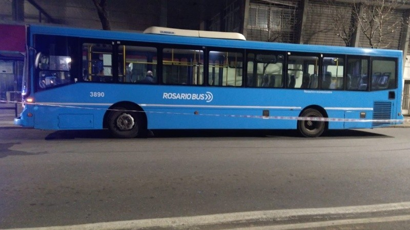 detuvieron a una policía colectivo