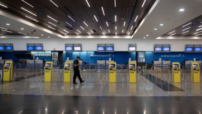 Los controladores aéreos anunciaron medidas de fuerza desde este fin de semana