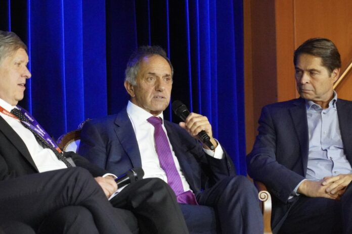 Scioli reconoció que depende de Milei si se avanza con el feriado largo del 12 de octubre