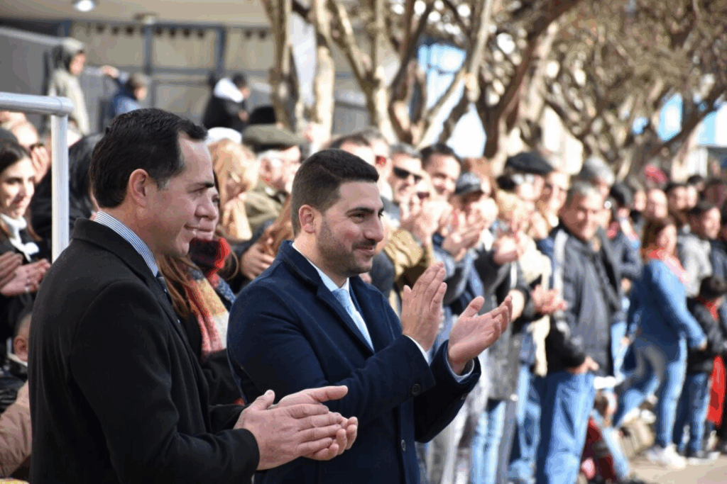 echaron a un funcionario libertario 25 de mayo