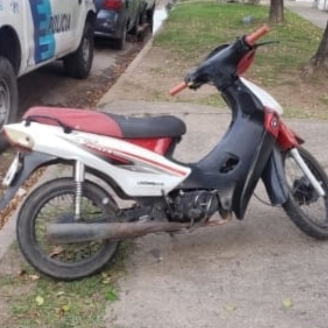 moto circulaba sin papeles