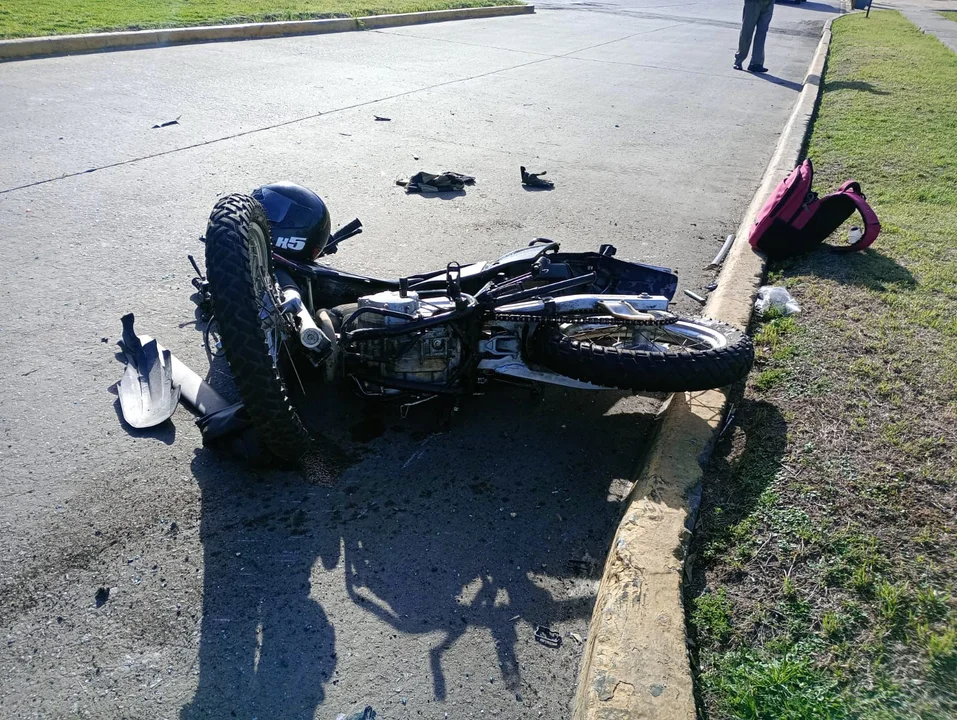La Plata: murió una motociclista que había sido atropellada por una camioneta