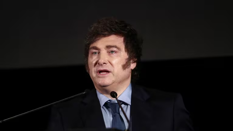 Milei vuelve a los escenarios con una obra para recaudar fondos para el Hospital Garrahan
