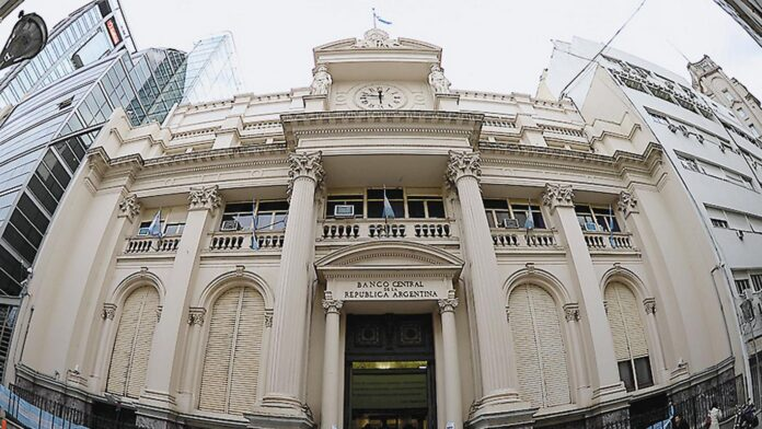Las consultoras revisaron las proyecciones de inflación y vuelve a dar más de 30% interanual