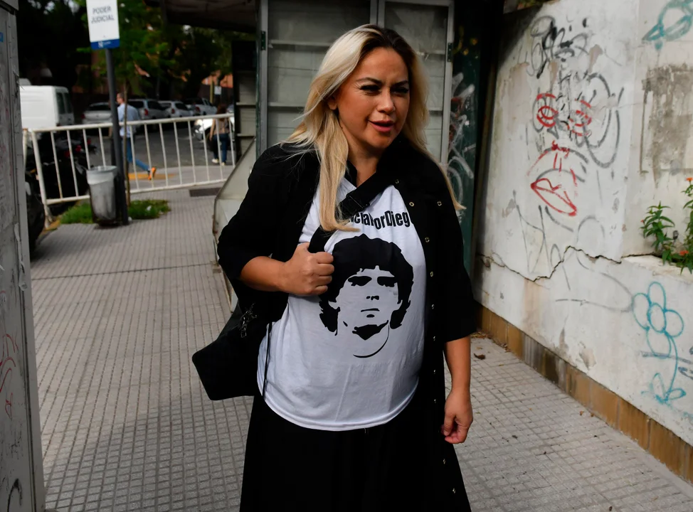 "Va a ir presa": Verónica Ojeda cruzó a Agustina Cosachov tras su declaración por la muerte de Diego Maradona