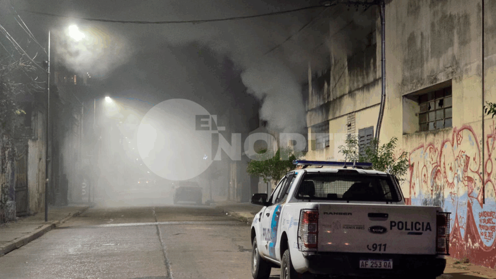 Violento incendio en España y Almafuerte: se desató un foco ígneo en el interior de la exfábrica textil