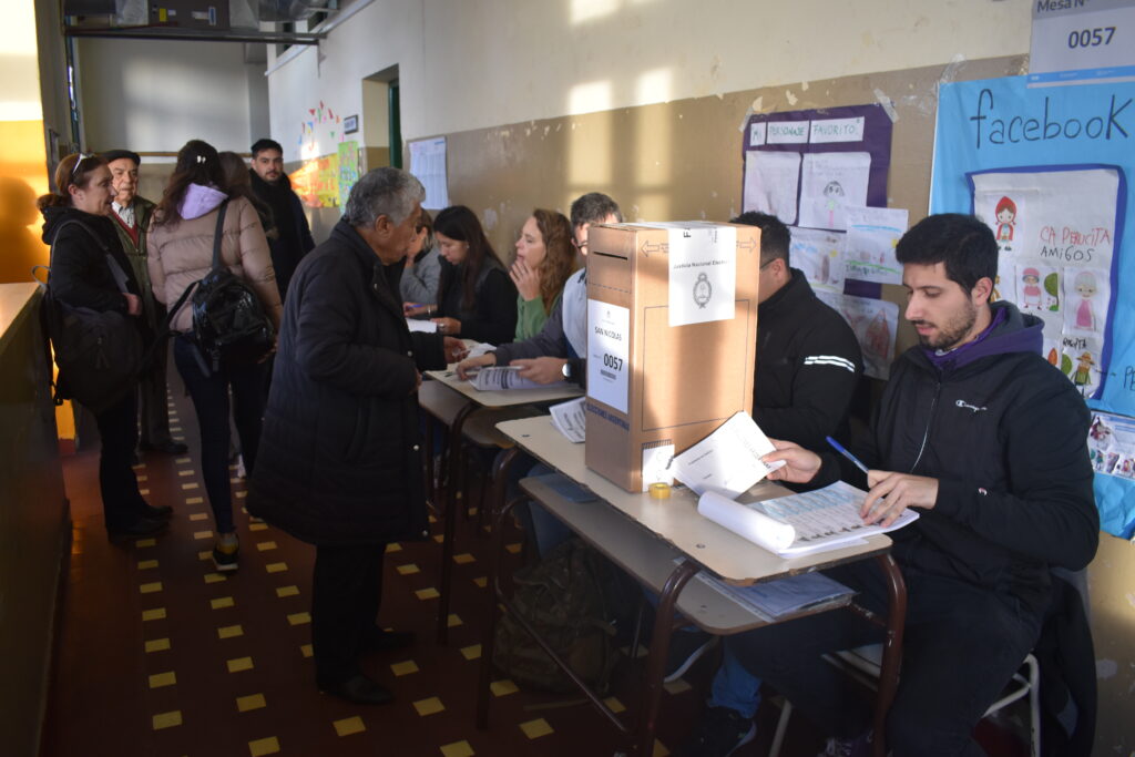 Elecciones y desinterés ciudadano: ¿bajará este año la participación de votantes también en San Nicolás?
