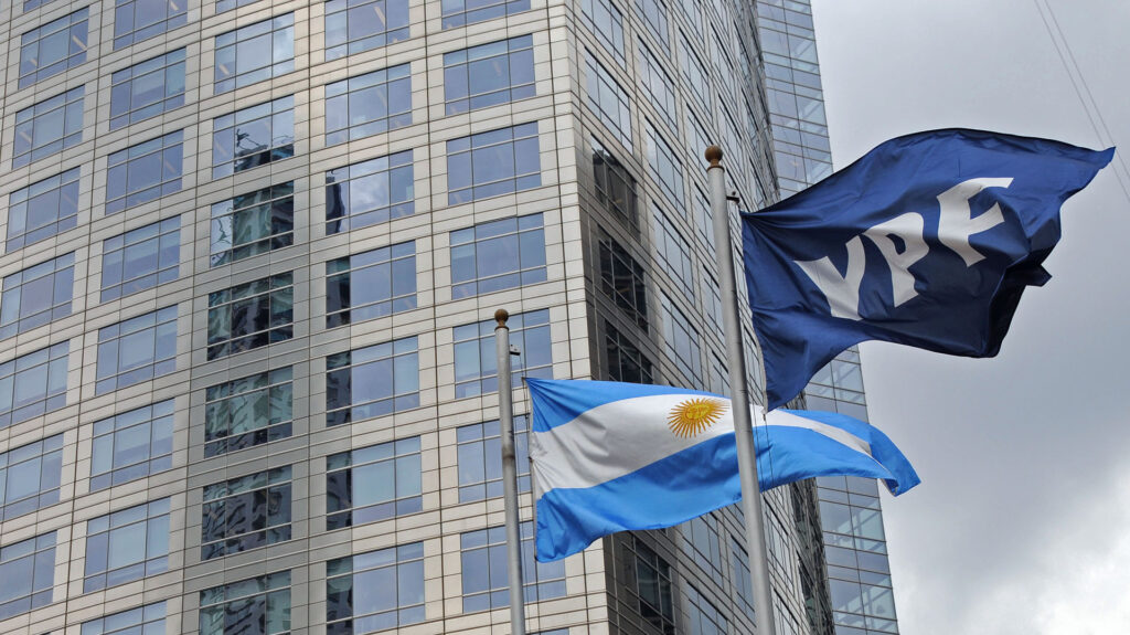 vínculo entre YPF y el Estado