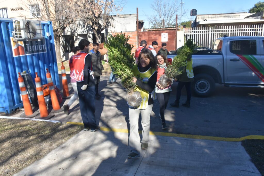 Ternium cerró la 23° edición de Voluntarios en Acción con la renovación de la Escuela N° 32 de Villa Riccio