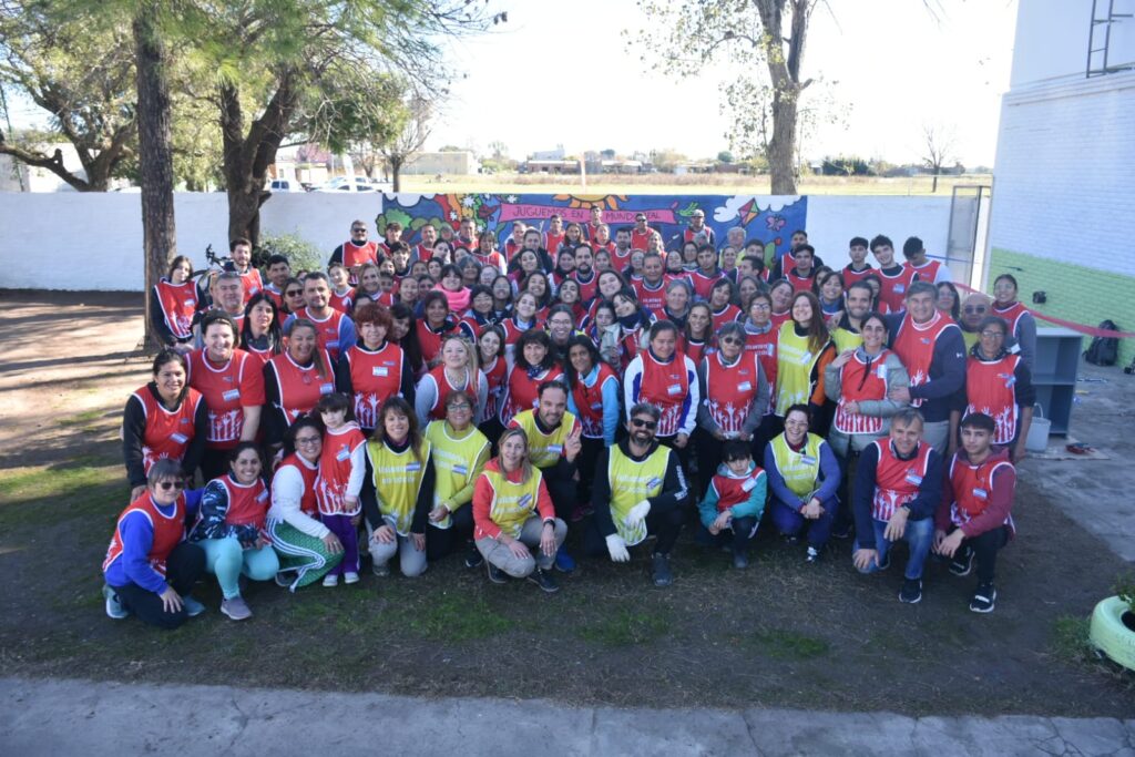 Ternium cerró la 23° edición de Voluntarios en Acción con la renovación de la Escuela N° 32 de Villa Riccio