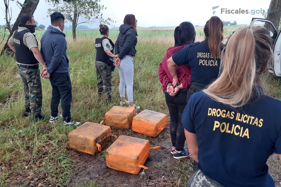 reina del sur narcobombardeo