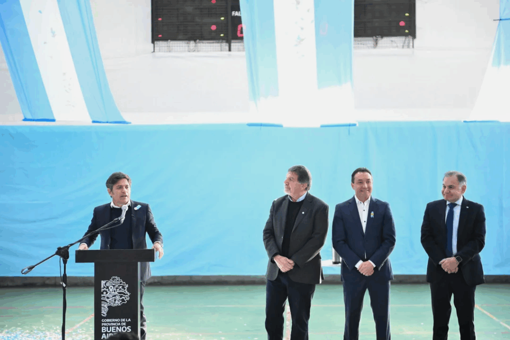 Axel Kicillof: “El ajuste y la motosierra dificultan el desarrollo de nuestra sociedad”