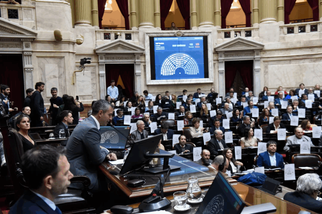 Diputados: la oposición aprobó un aumento del 7,2% de las jubilaciones y una suba del bono a $110 mil