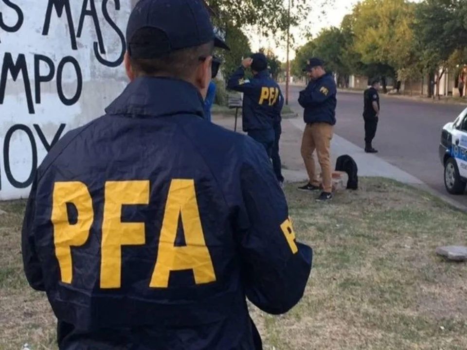 policía