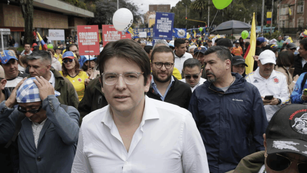 Atentaron contra el senador colombiano Miguel Uribe en un acto de campaña