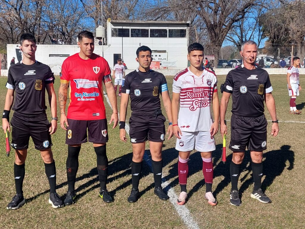 Defensores pisó fuerte en Rojo y se metió en semis