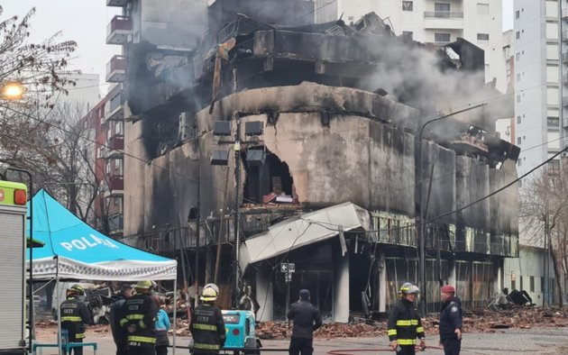 origen incendio y derrumbe en la plata