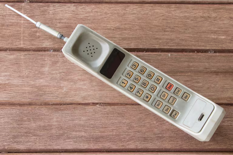 Cuánto costaba tener un celular en la época de Menem