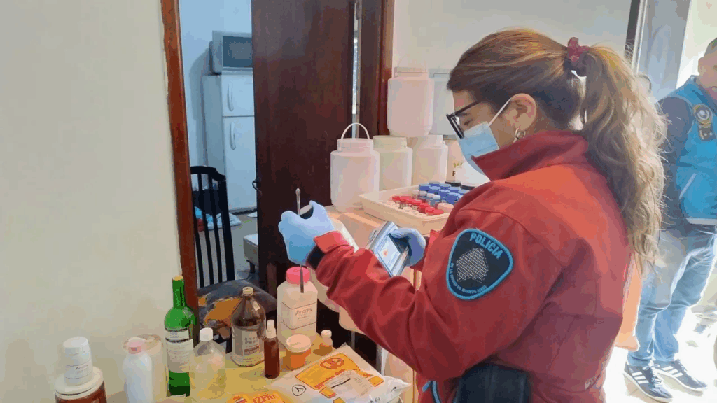 Avellaneda: clausuraron un laboratorio clandestino de éxtasis en Sarandí