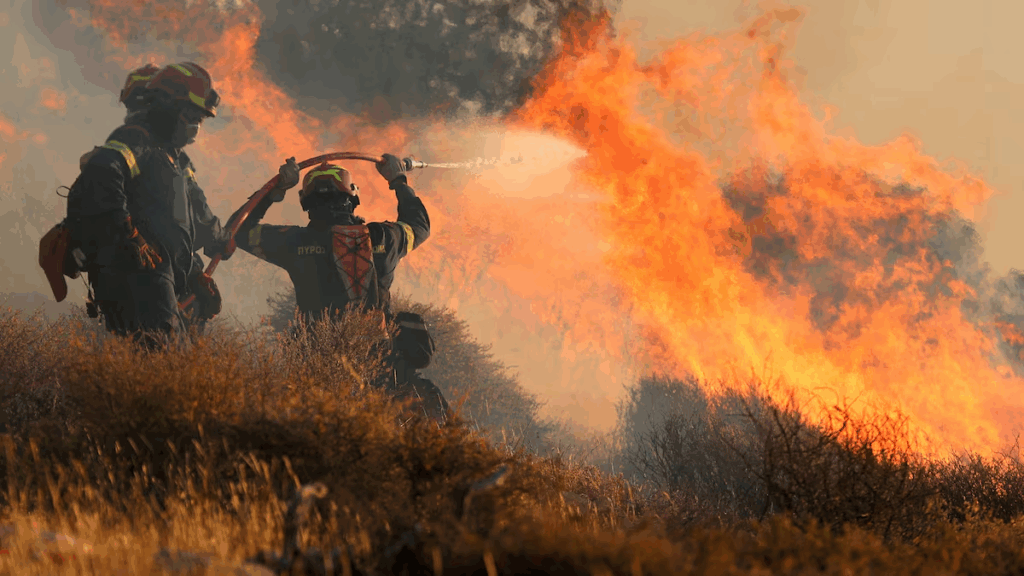 Incendios forestales en Grecia: evacuaciones en Creta por el avance del fuego